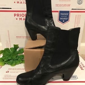 Born Boc ankle boots Sz 8